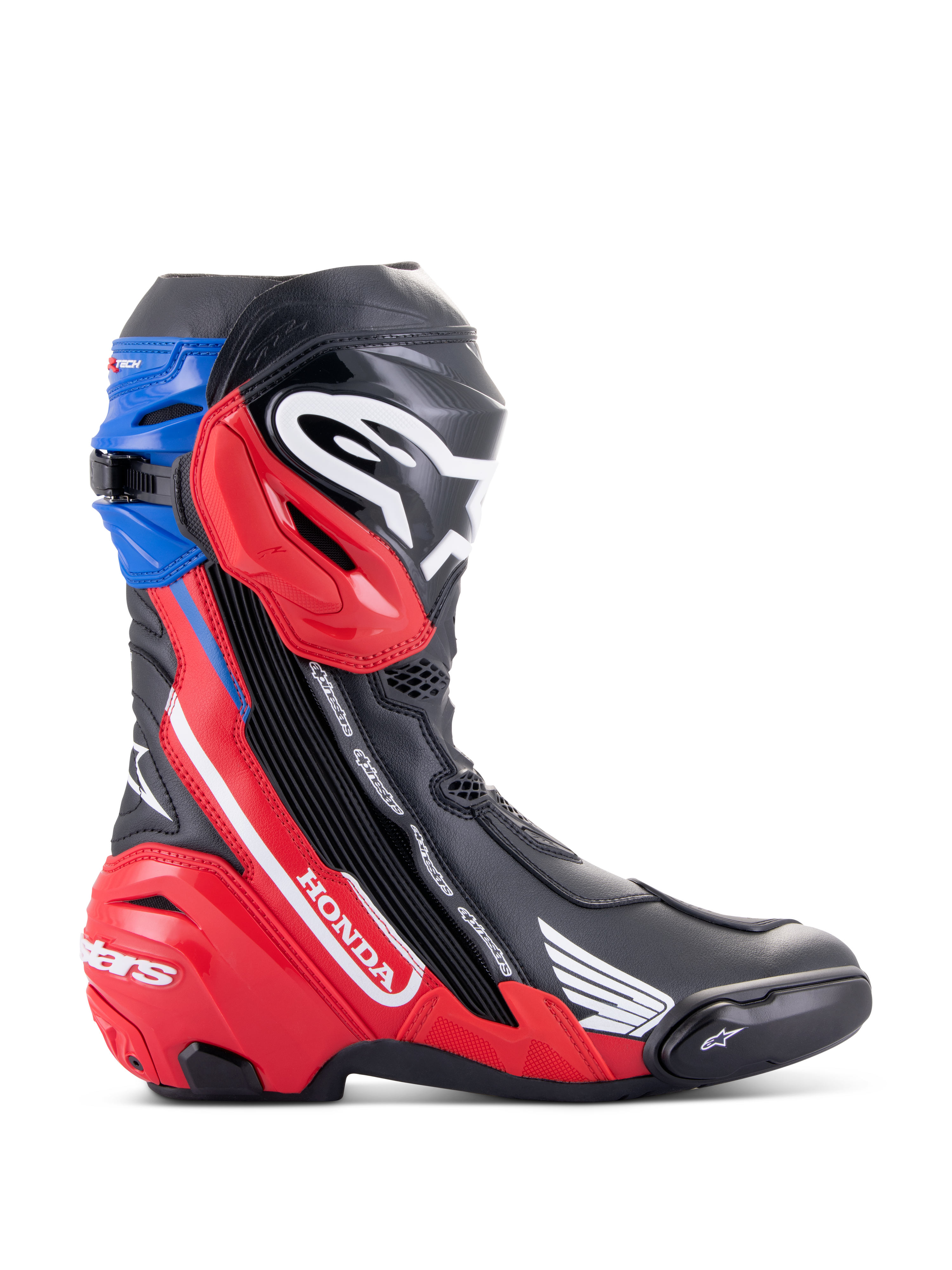 Bottes Alpinestars Honda Supertech R, bottes de moto de course, noir, rouge vif et bleu, avec logo Honda blanc sur le panneau latéral rouge, logo Alpinestars sur le tibia, guêtre supérieure bleue, design aérodynamique et protection TPU avancée