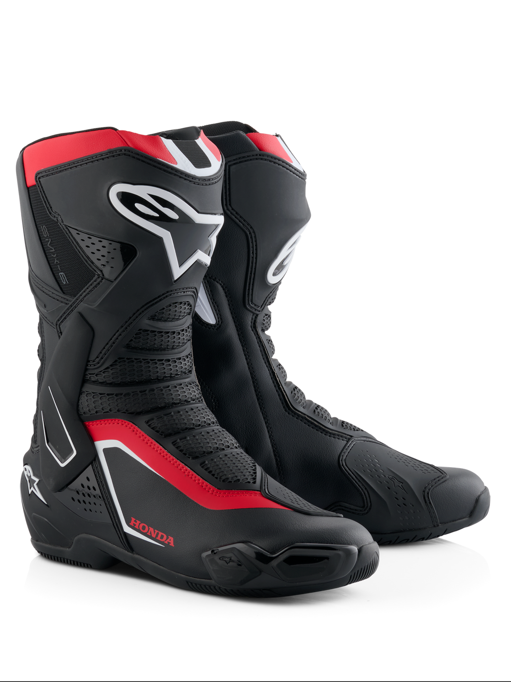 Bottes Alpinestars Honda SMX-6 V3, bottes de moto de performance, noir, rouge vif et blanc, avec protections du tibia et de la cheville en TPU, panneaux en maille ventilés et profil aérodynamique moderne avec marquage Honda.
