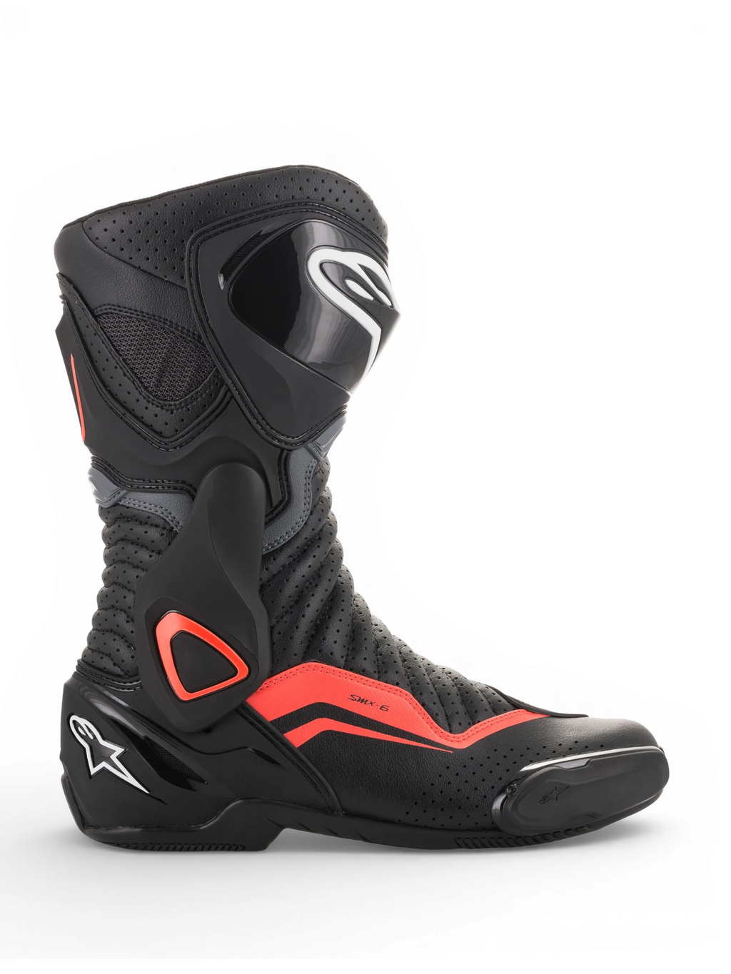 Bottes Alpinestars SMX-6 V2 ventilées, bottes racing de moto noires et grises avec accents rouges fluorescents, perforations d’aération et protections de cheville et de tibia