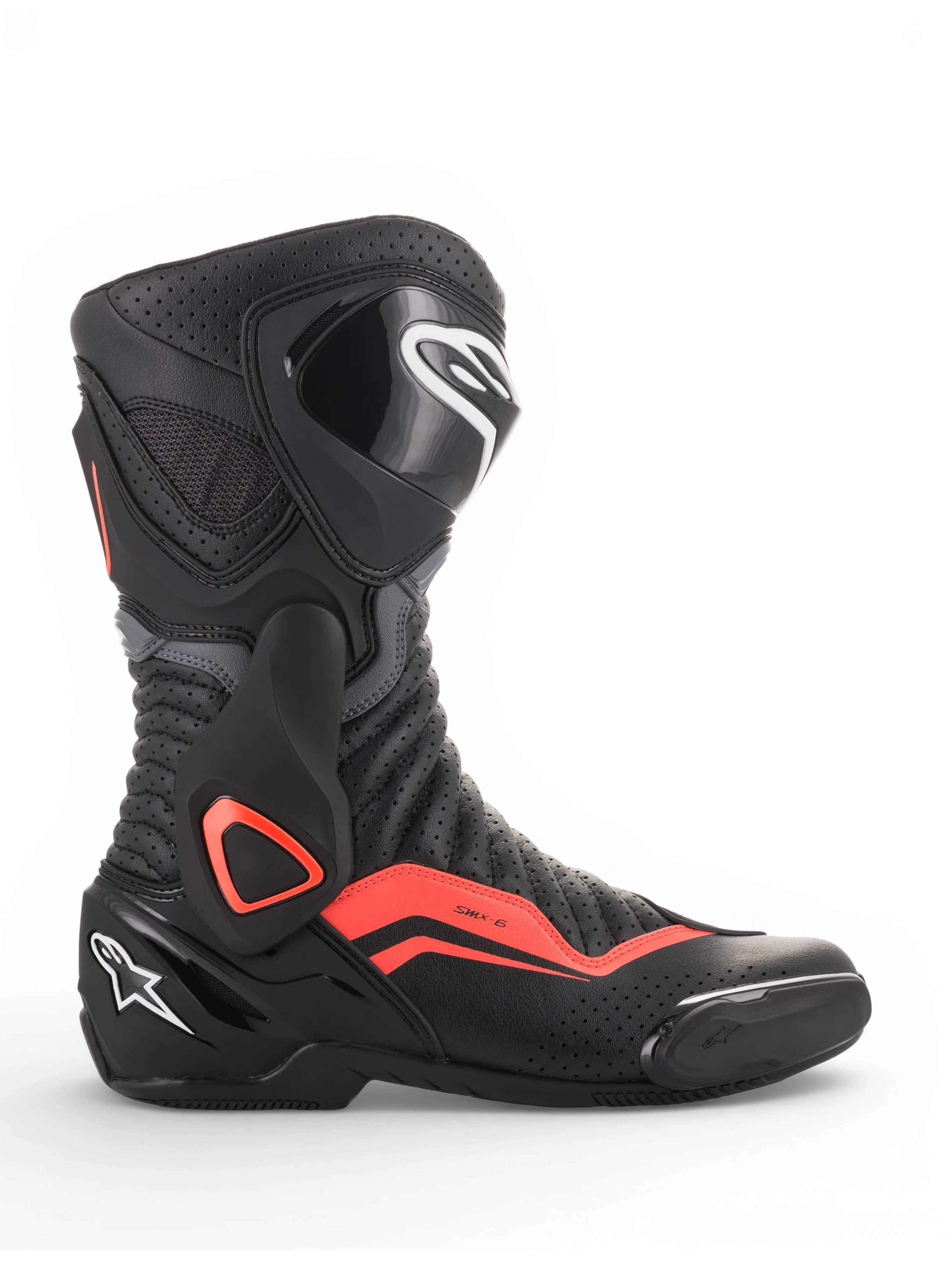 Bottes Alpinestars SMX-6 V2 ventilées, bottes racing de moto noires et grises avec accents rouges fluorescents, perforations d’aération et protections de cheville et de tibia