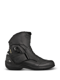 Bottes Alpinestars New Land GORE-TEX, bottes de moto touring noires, vue de profil en cuir pleine fleur, sangle Velcro à la cheville, marquage GORE-TEX et talon renforcé pour une protection imperméable