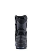 Bottes Alpinestars RT-8 GORE-TEX, bottes de moto touring, noir et bleu, vue arrière mettant en évidence le contrefort de talon renforcé, les panneaux synthétiques texturés et le marquage discret Alpinestars.