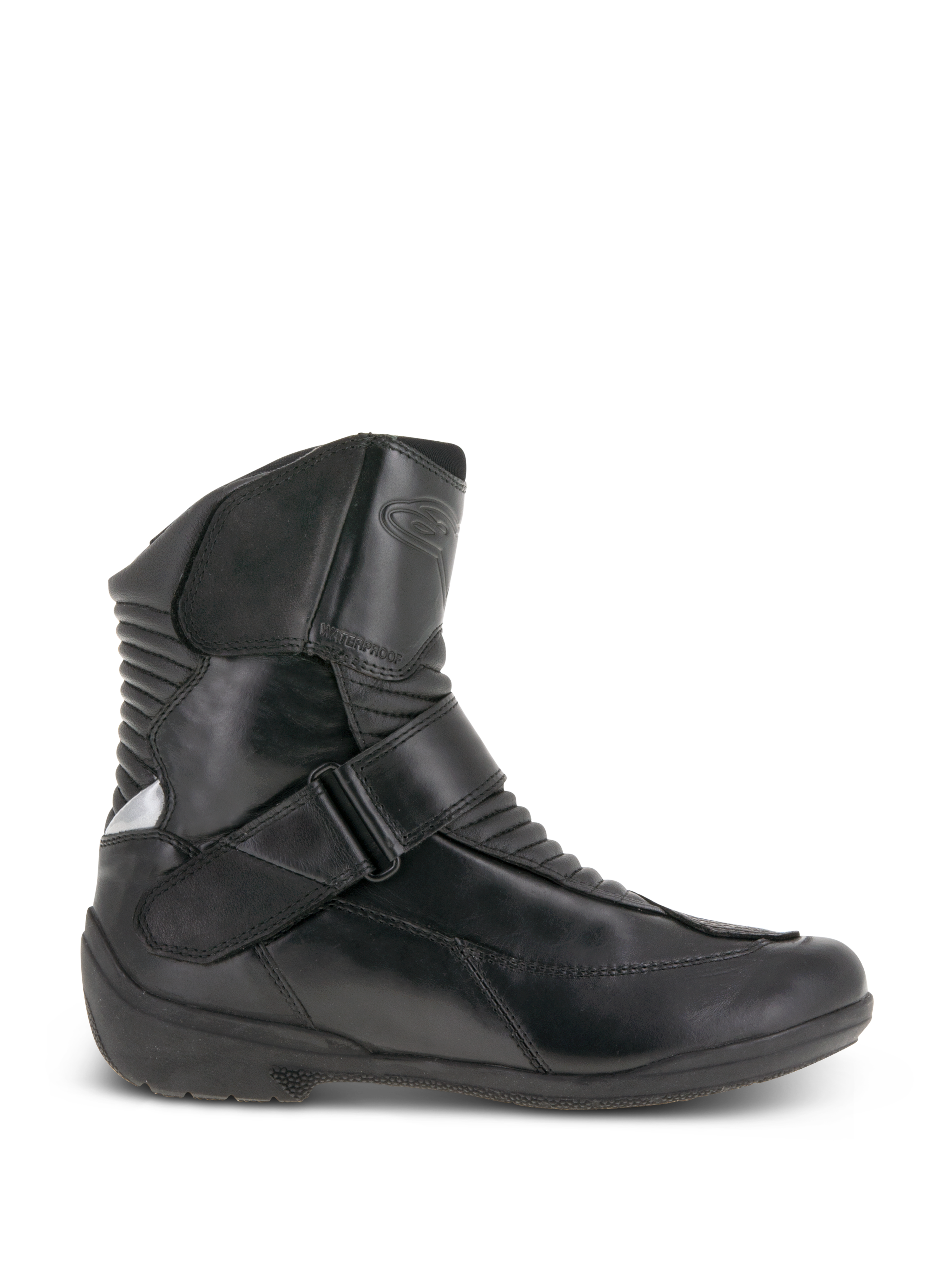 Alpinestars Stella Valencia Waterproof, bottes de moto touring pour femme, noires, vue de profil, construction en cuir avec zones d'accordéon flexibles à l'avant et à l'arrière, sangle à boucle sur le cou-de-pied et semelle en caoutchouc texturée.