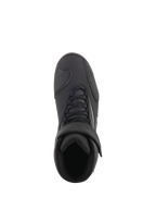 Chaussures imperméables Alpinestars Fastback 2 Drystar®, chaussures de moto, noir et blanc, vue de dessus montrant la fermeture à lacets et la sangle auto-agrippante réglable, chaussures de route imperméables