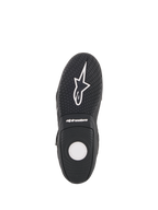 Alpinestars Fastback 2 Drystar® Waterproof, chaussures de moto, noir et blanc, vue de la semelle montrant la semelle extérieure en caoutchouc texturé, motif d'adhérence hexagonal et logo Alpinestars blanc