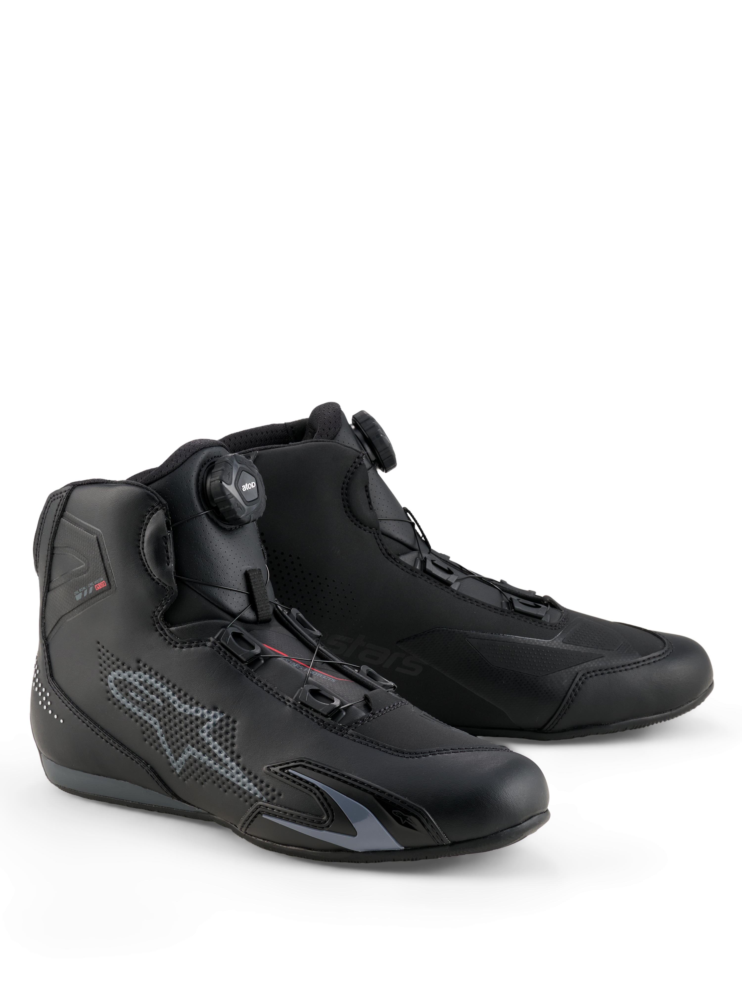 Chaussures Alpinestars Celer, chaussures de moto, noir et gris foncé, dotées du système de fermeture Rotor intégré pour un ajustement de précision, construction en microfibre technique avec logo étoile perforé, design sportif à profil bas pour la course et la route