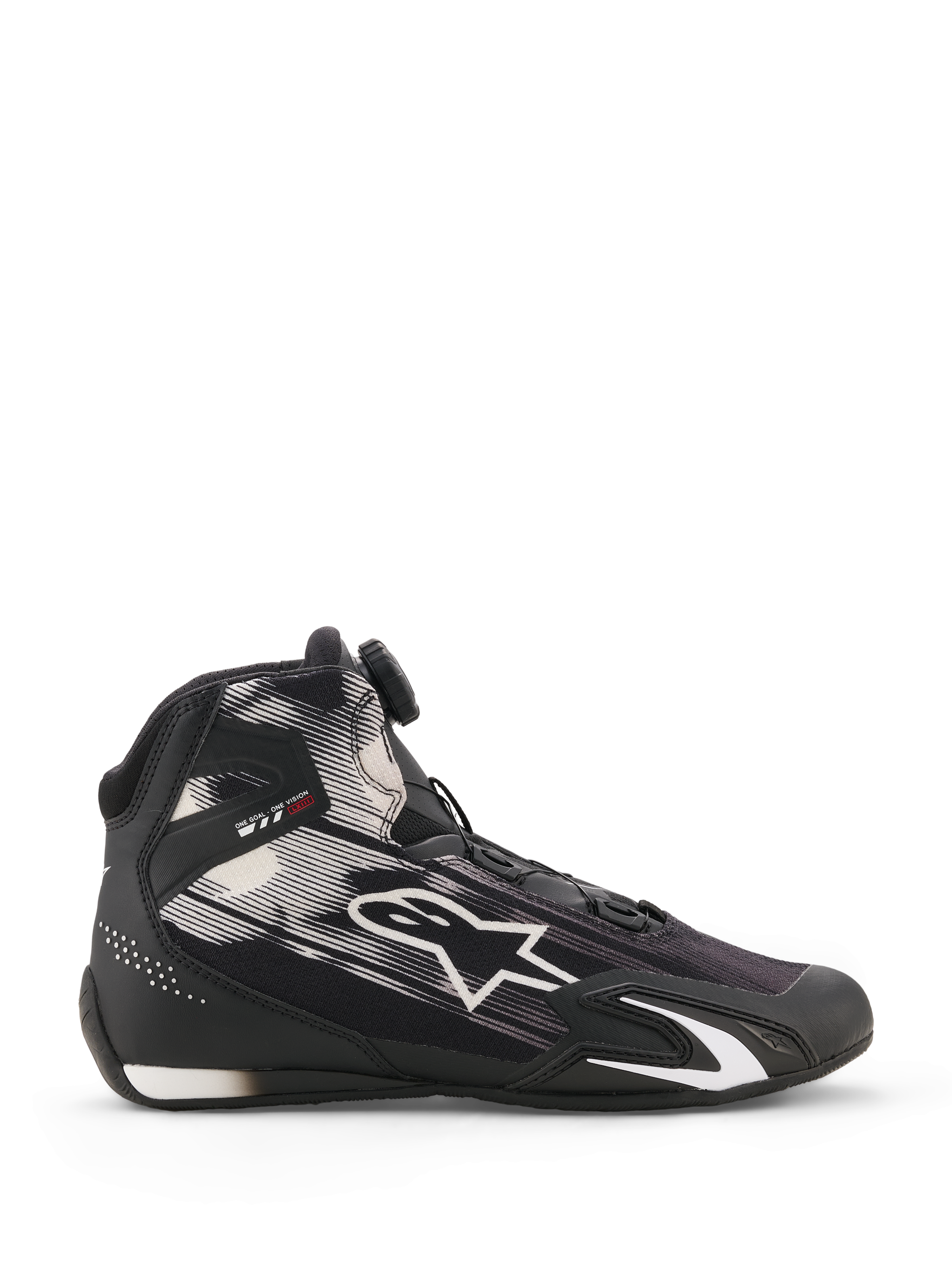 Chaussures Alpinestars Celer Superair, chaussures de moto, noir et blanc, vue de profil avec motifs graphiques blancs et grand logo Astar, système de fermeture Rotor sur la languette, protection de la cheville en TPU avec slogan « ONE GOAL ONE VISION », tige en textile respirant pour temps chaud