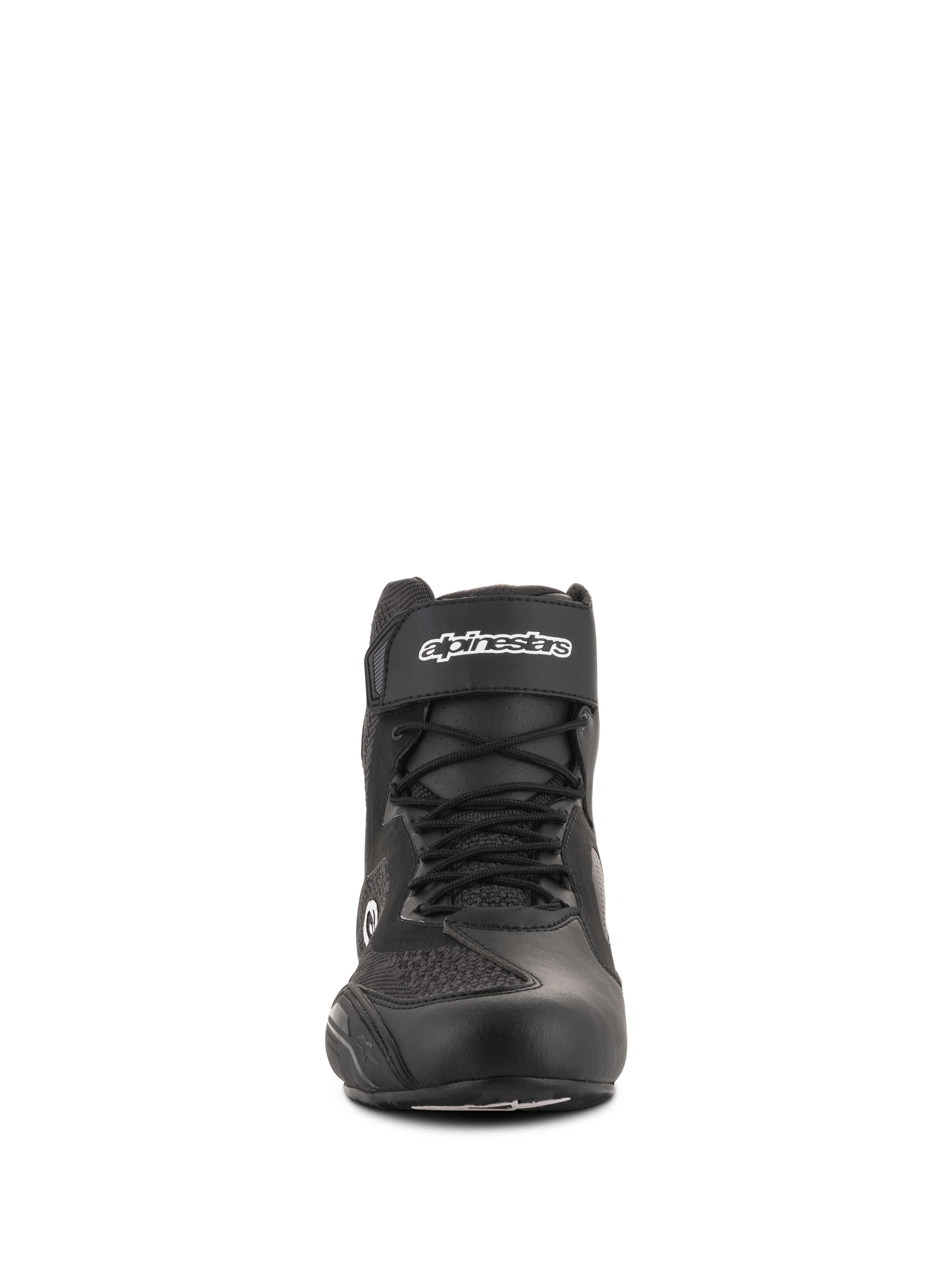 Alpinestars Faster-3 Rideknit® Shoes, chaussures de moto, noir, vue de face, avec sangle de cheville à scratch et logo blanc, lacets et panneaux en maille tricotée respirante, chaussures de route au design épuré