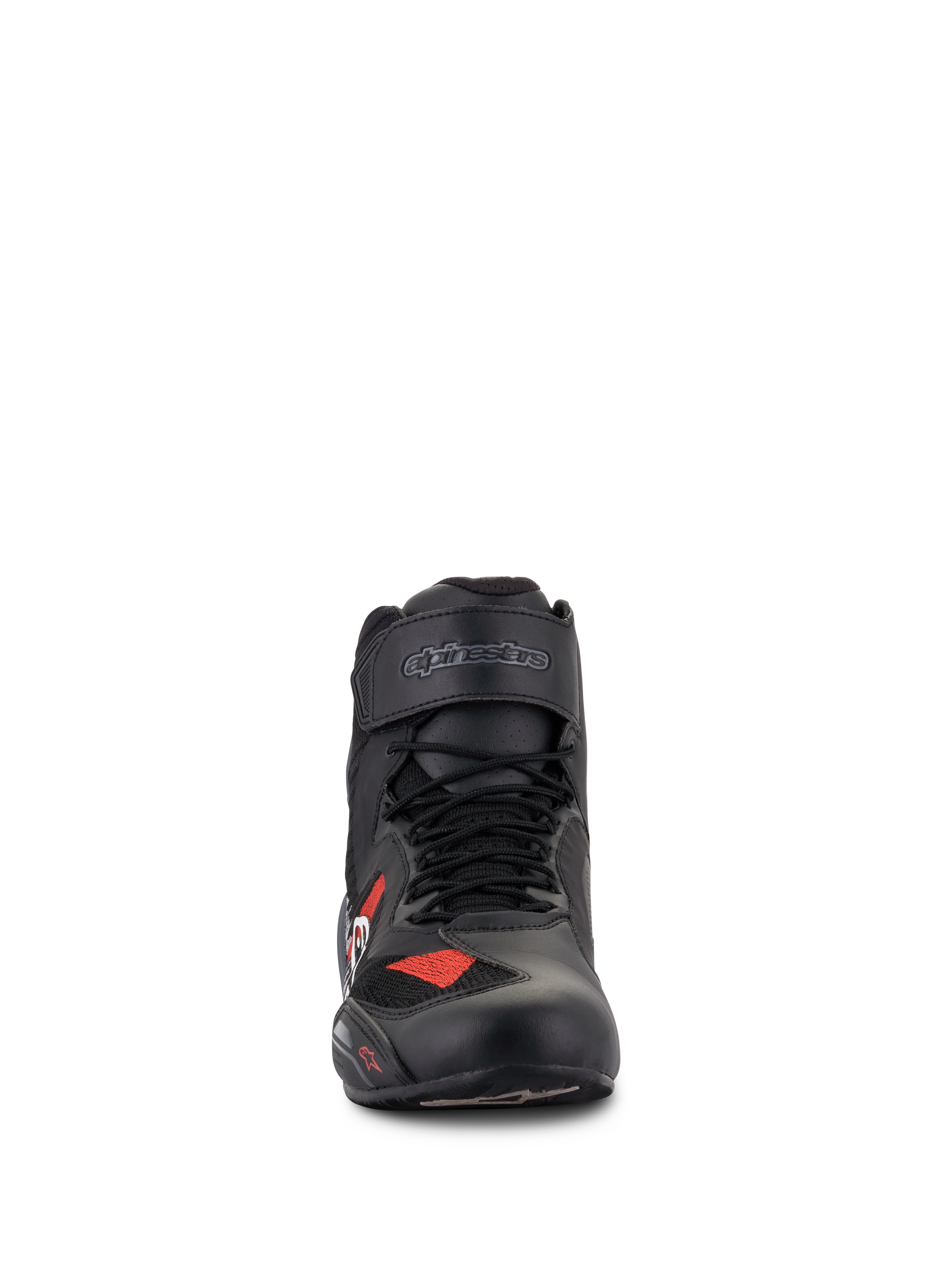 Chaussures Alpinestars Faster-3 Rideknit®, chaussures de moto, noir, gris et rouge éclatant, vue de face montrant des lacets noirs et une sangle Velcro avec logo, construction en microfibre légère et maille respirante, design sportif pour la conduite sur route