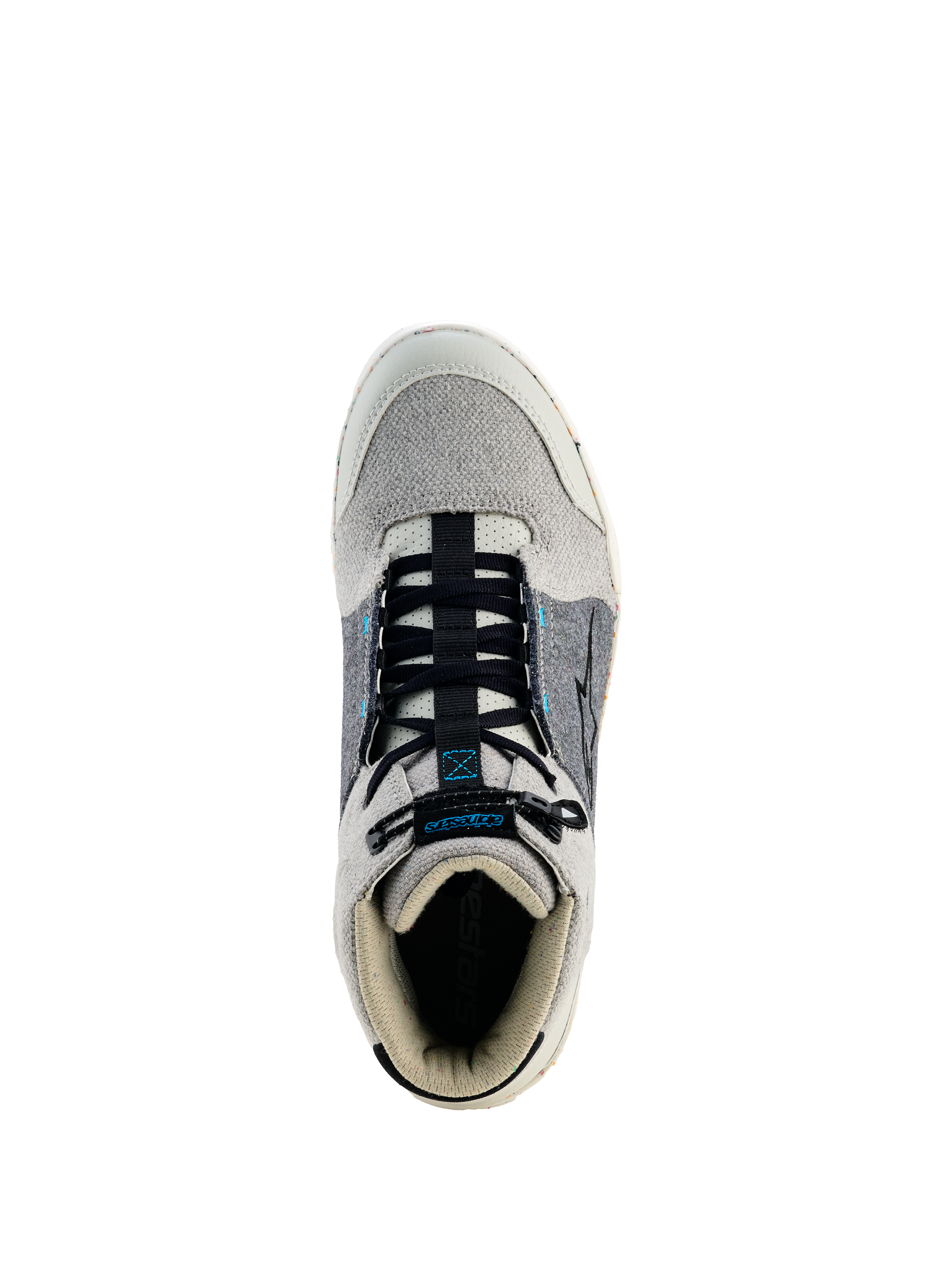 Chaussures de moto Alpinestars Circal, chaussures de moto urbaines, gris, noir et bleu méthyle, vue de dessus montrant les lacets élastiques noirs, le bout et le col en toile gris clair, les panneaux latéraux gris foncé avec des accents bleus, équipement de conduite urbaine protecteur et durable