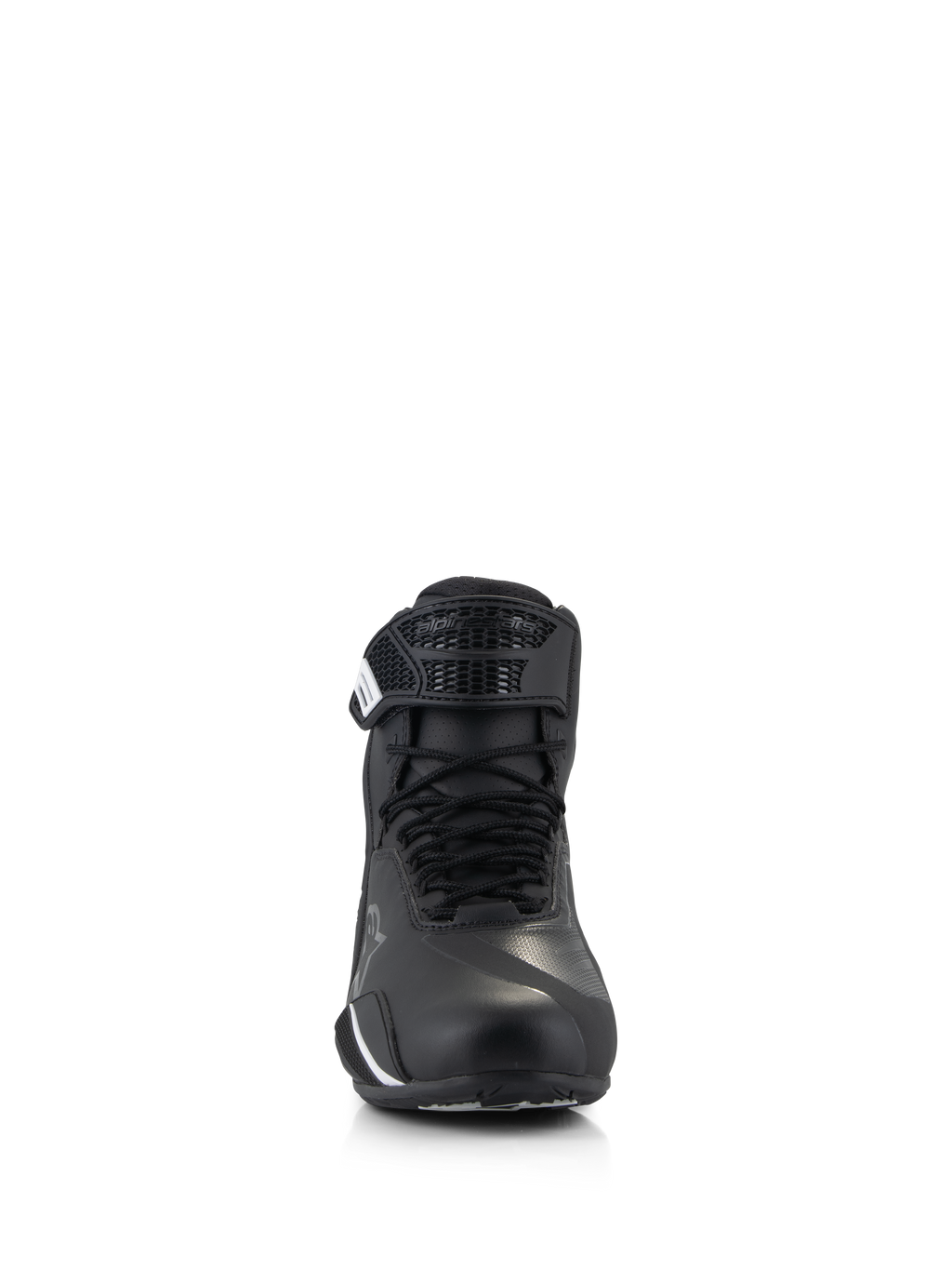 Chaussures Alpinestars Faster-4, chaussures de moto, noires, vue de face montrant la fermeture à lacets traditionnelle et la sangle auto-agrippante, tige en microfibre avancée avec renforts de protection, chaussures de route épurées et techniques