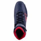 Chaussure de moto Alpinestars Austin, Night Navy et Bright Red, vue de dessus montrant des lacets noirs, une doublure intérieure en mesh rouge et un châssis en microfibre bleu marine avec des accents de logo rouges