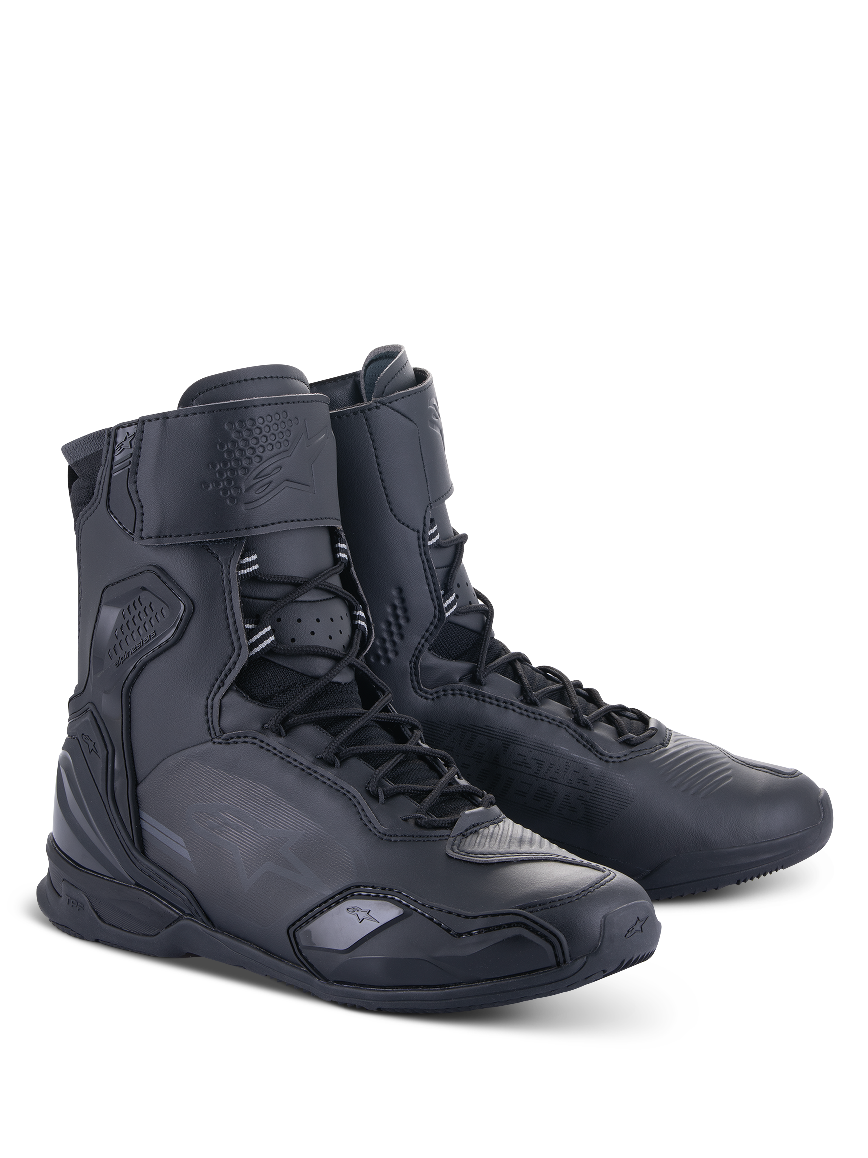 Chaussures Alpinestars Superfaster, chaussures de moto montantes noir sur noir, dotées d'un système de laçage rapide, protection renforcée de la cheville et du talon, construction en microfibre profilée pour la conduite sur route.