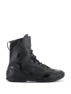 Alpinestars Superfaster Shoes, chaussures de moto, noir, vue de profil d'une chaussure technique montante avec protection intégrée, système de laçage rapide et sangle de cheville en velcro
