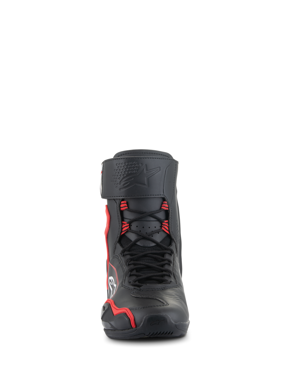 Chaussures Alpinestars Superfaster, chaussures de moto montantes, noir avec des accents rouge vif et blanc, vue de face avec système de laçage rapide, sangle de protection du tibia avec logo étoile embossé et zone des orteils renforcée.