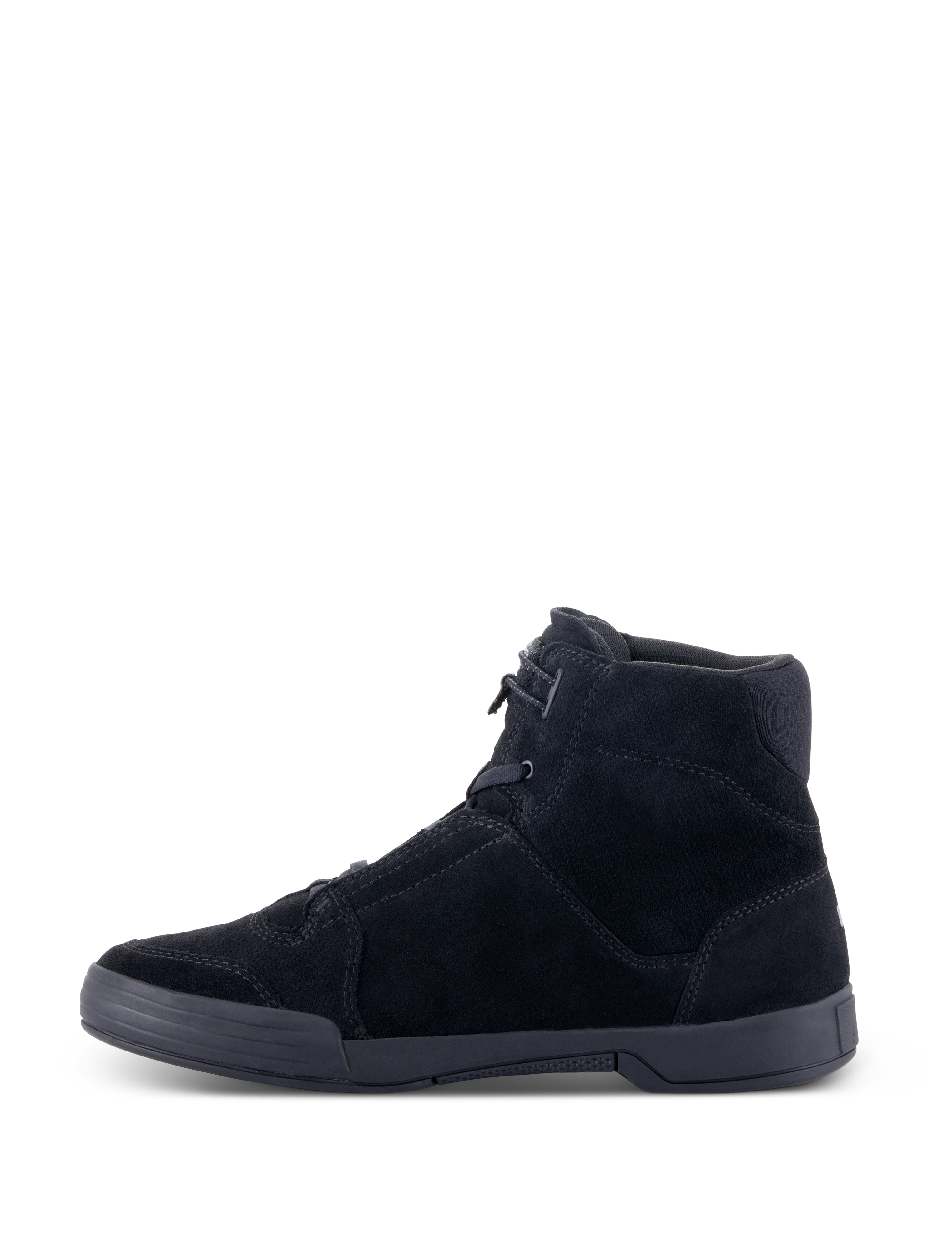 Chaussures Chrome Alpinestars, chaussures de moto urbaines, noir, vue de profil présentant la tige en daim fendu et la semelle cuvette plate en caoutchouc, silhouette montante au style streetwear décontracté.