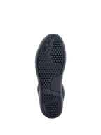Chaussures Alpinestars Chrome, vue de la semelle, noir, avec semelle cuvette en composé de caoutchouc avancé avec motif d'adhérence hexagonal et logo Alpinestars, chaussures de moto urbaines