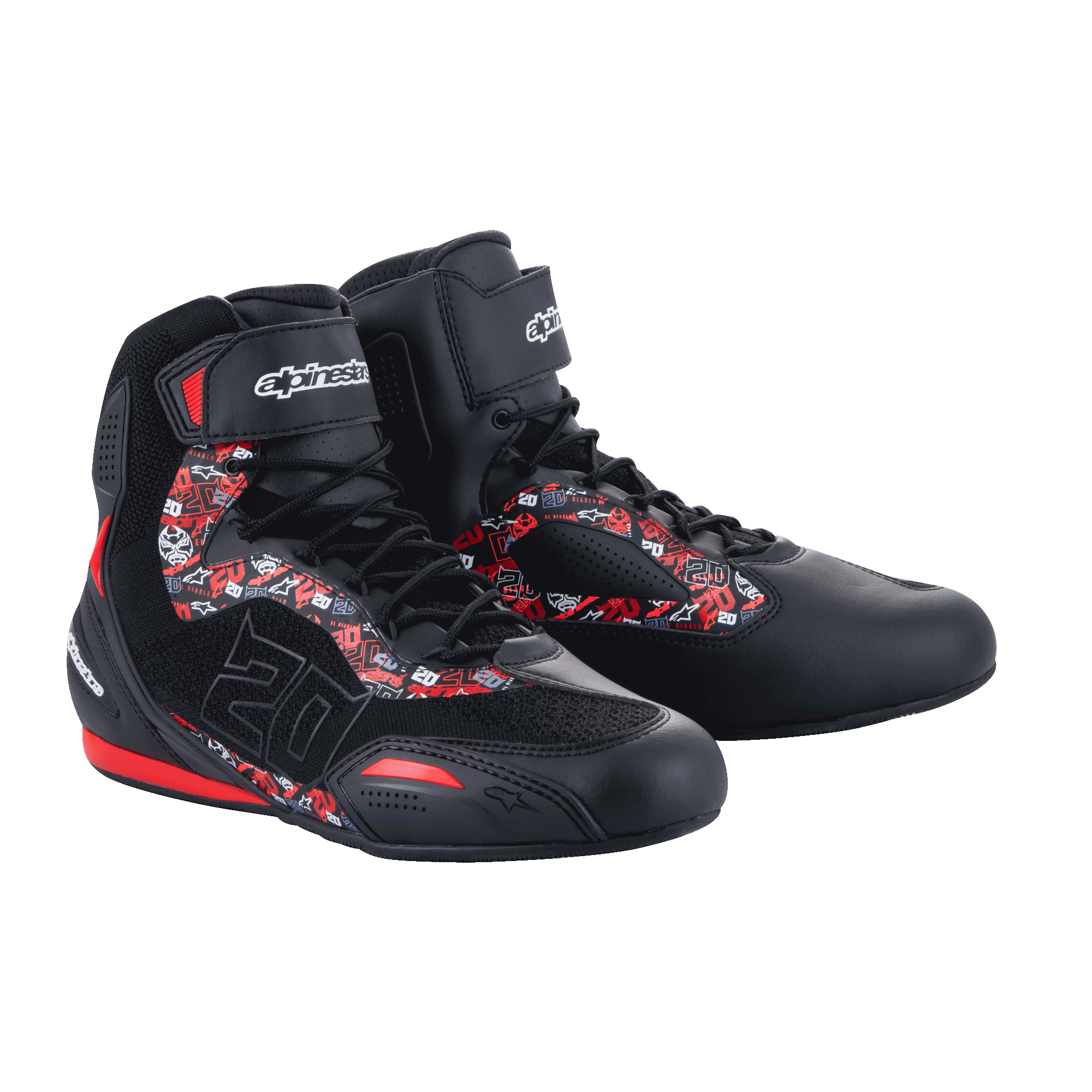Chaussures Alpinestars FQ20 Faster-3 Rideknit®, chaussures de moto, noir et rouge vif, avec motifs graphiques rouges et blancs et le numéro 20 de Fabio Quartararo, construction en maille tricotée et microfibre, logo Alpinestars sur la sangle de cheville, design urbain sportif pour la conduite sur route.