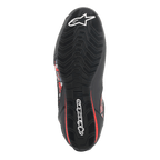 Chaussures Alpinestars FQ20 Faster-3 Rideknit®, vue de dessous de la semelle en caoutchouc texturée, noire avec logos Alpinestars blancs et accents rouges, conçue pour l'adhérence et la stabilité sur les commandes de moto