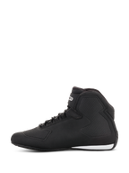 Chaussures Alpinestars Sektor, chaussures de moto, noir et gris foncé, vue de profil, avec construction en microfibre légère, système de laçage rapide avec sangle de cheville et panneaux de protection texturés.