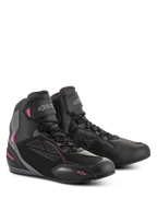 Chaussures Alpinestars Stella Faster-3 Drystar pour femme, chaussures de moto, noir, gris foncé et fuchsia, construction imperméable en microfibre et daim PU, fermeture à lacets avec sangle de cheville auto-agrippante, design sport urbain élégant