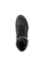 Chaussures Alpinestars Stella Faster-3 Drystar® pour femme, chaussures de moto imperméables, noir gris foncé fuchsia, vue de dessus montrant la fermeture à lacets et la sangle auto-agrippante, chaussures de protection profilées pour la conduite urbaine.