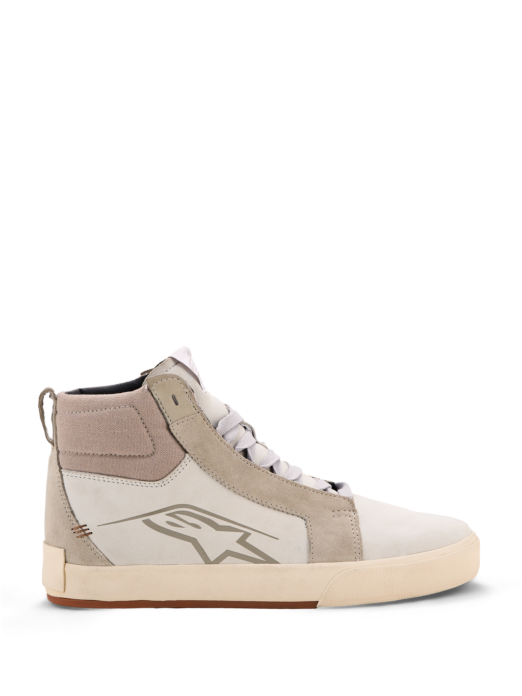 Chaussures en cuir Alpinestars Ride-63, chaussures de moto urbaines, blanc cassé et gris frais avec semelle gomme, modèle montant avec empiècements en cuir et daim, logo étoile Alpinestars sur le côté et semelle extérieure en caoutchouc vulcanisé texturé.