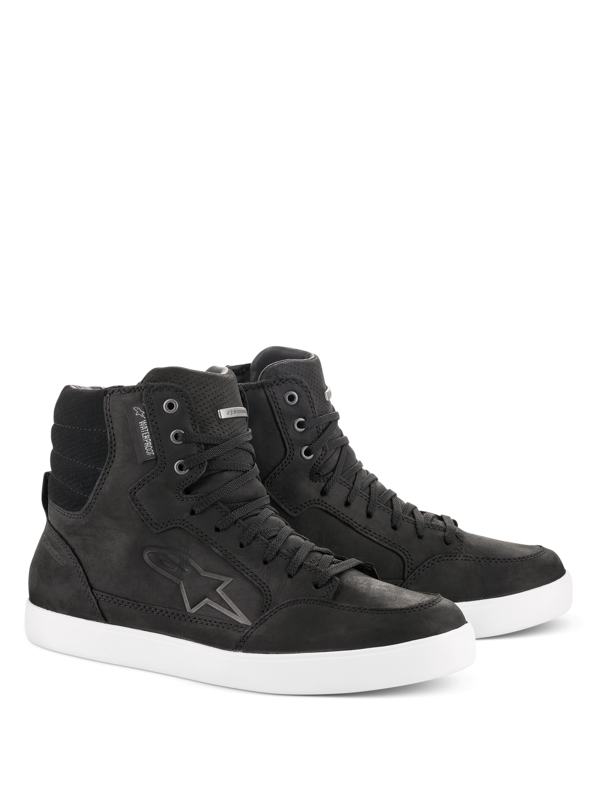 Chaussure Alpinestars J-6 Waterproof, chaussures de moto, noir et blanc, design type baskets montantes, cuir de qualité supérieure avec fermeture à lacets, semelle en caoutchouc blanc, avec logo Astar et étiquette imperméable, style urbain décontracté pour la conduite sur route