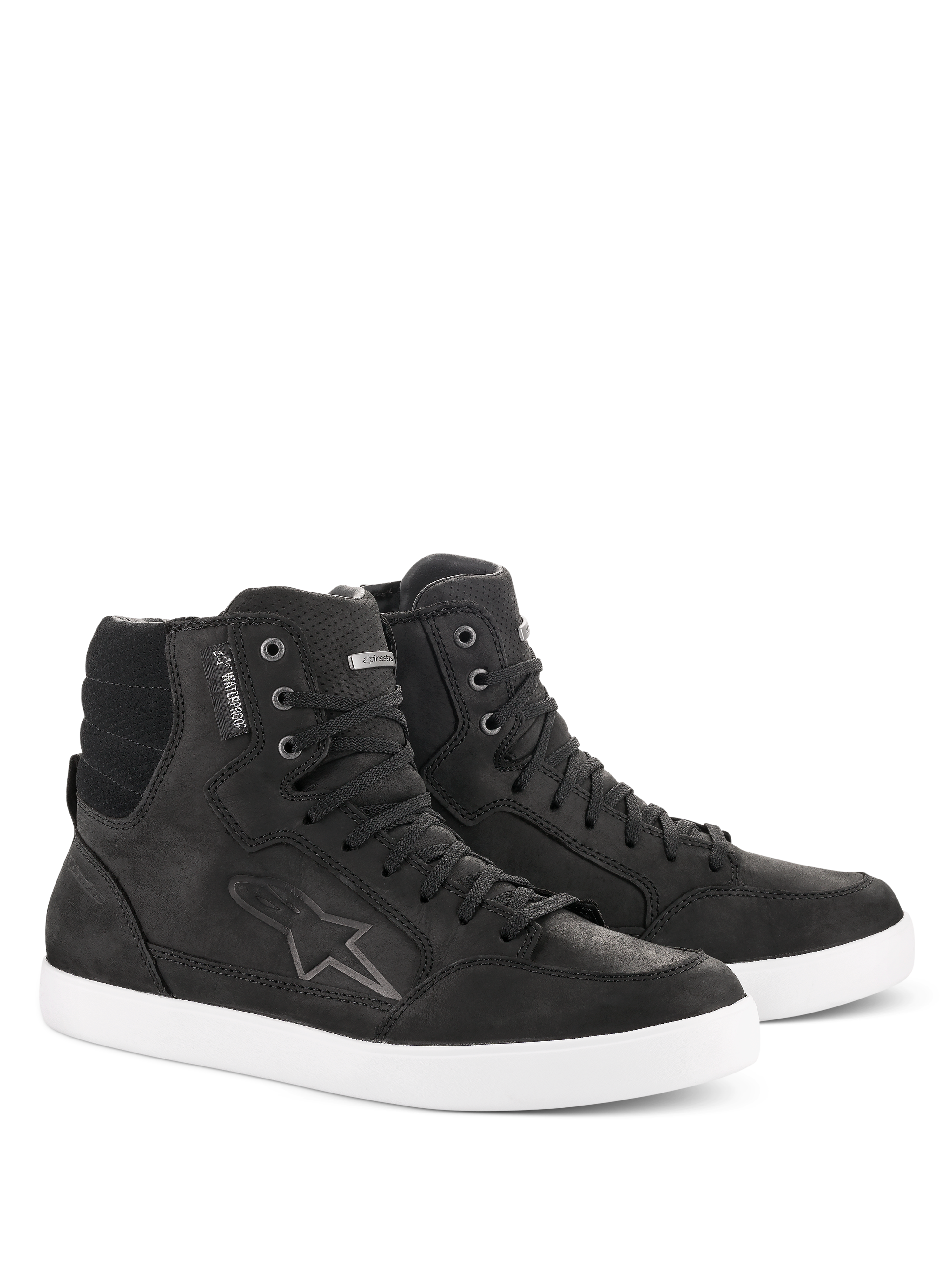 Chaussure Alpinestars J-6 Waterproof, chaussures de moto, noir et blanc, design type baskets montantes, cuir de qualité supérieure avec fermeture à lacets, semelle en caoutchouc blanc, avec logo Astar et étiquette imperméable, style urbain décontracté pour la conduite sur route