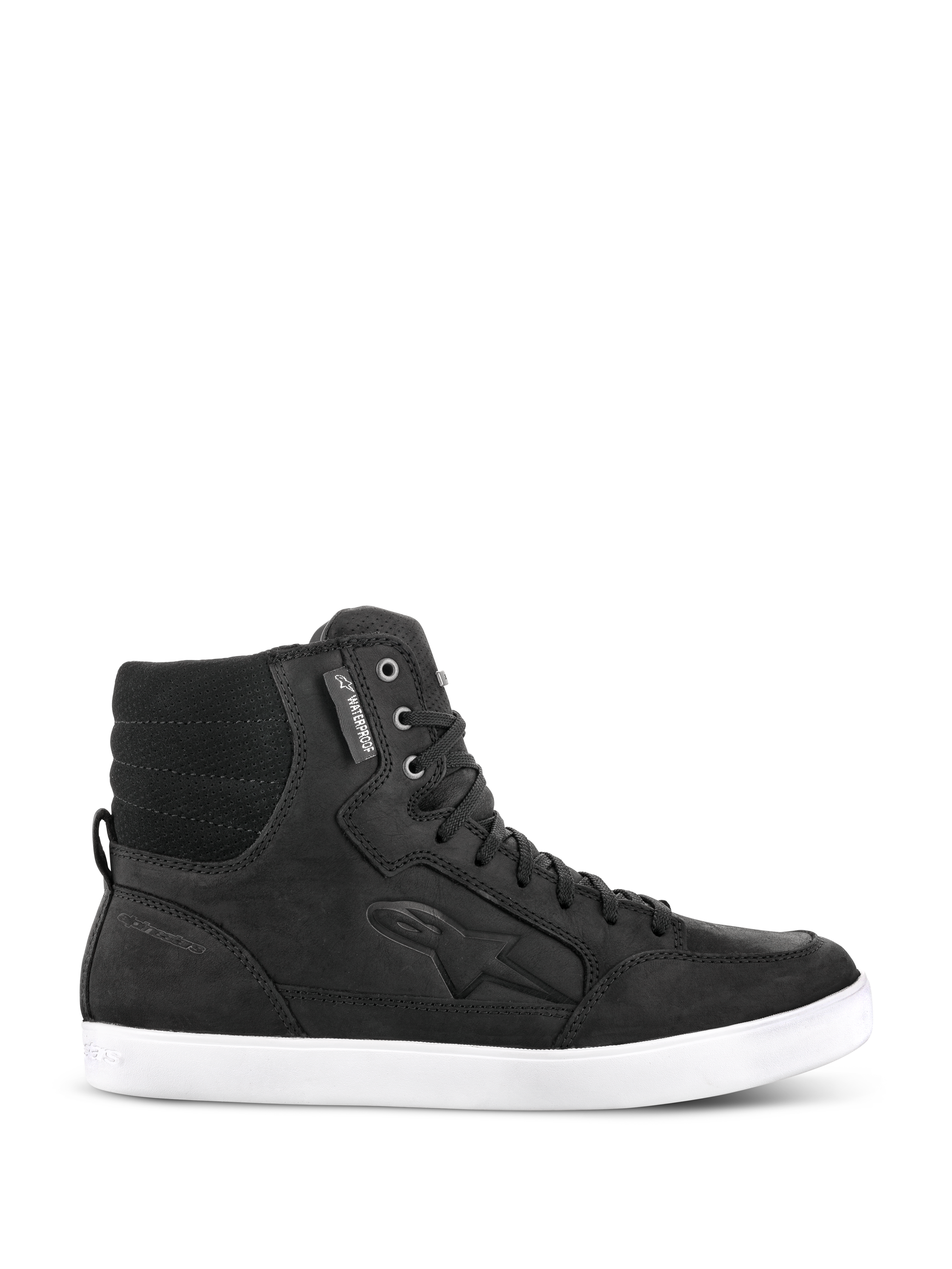 Alpinestars J-6 Waterproof Shoe, basket de moto urbaine noire, chaussure montante en cuir avec semelle plate blanche, cheville rembourrée et matelassée, œillets métalliques, étiquette imperméable, logo latéral embossé, design d'inspiration street pour un usage quotidien