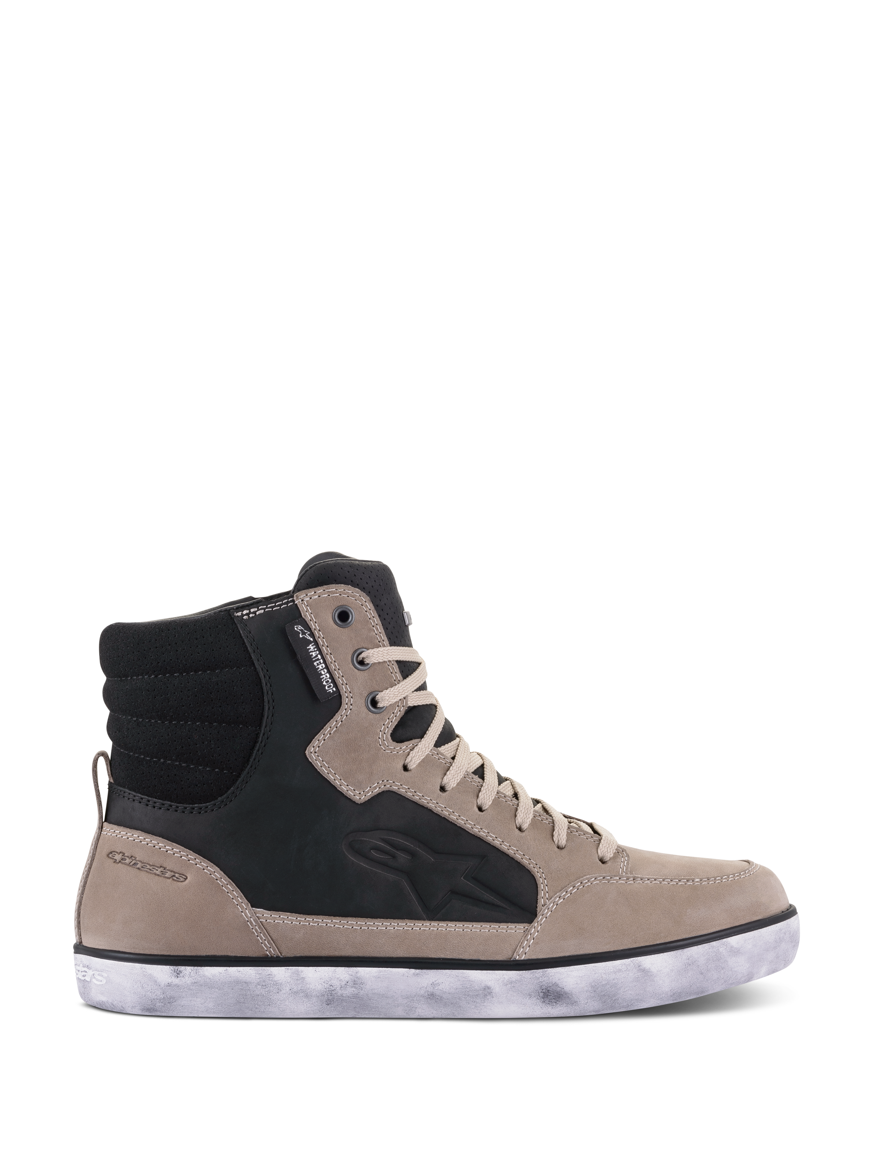 Chaussure imperméable Alpinestars J-6, chaussure de moto, noir silex blanc, design de basket montante en cuir avec une semelle blanche à effet usé, dotée d'une étiquette imperméable et d'un logo latéral embossé