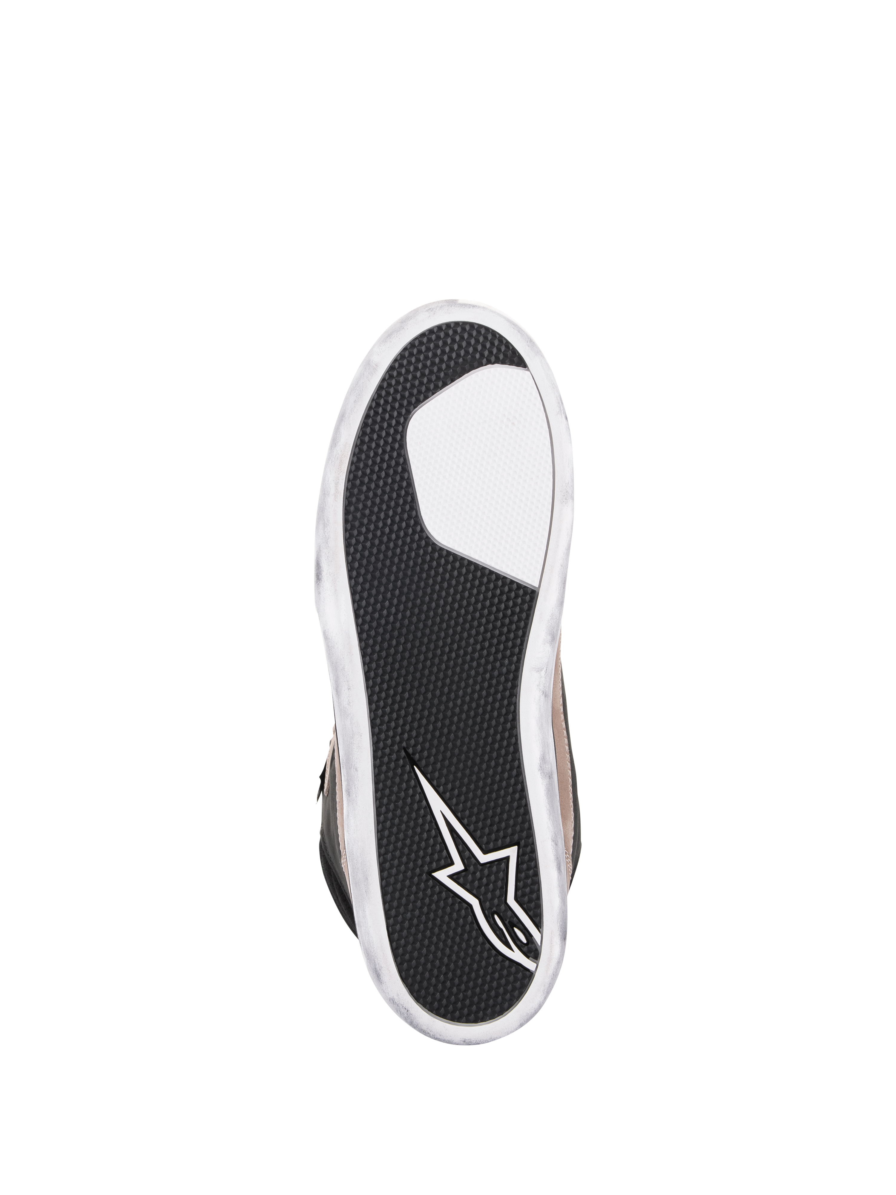 Chaussure Alpinestars J-6 Waterproof, chaussure de moto, Noir Flint Blanc, vue de dessous de la semelle extérieure dotée de caoutchouc noir texturé pour l'adhérence, logo étoile Alpinestars blanc sur le talon et bords blancs à l'aspect usé