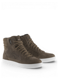 Chaussures de moto Alpinestars J-6 Waterproof pour homme, style urbain, marron et blanc, en cuir premium.