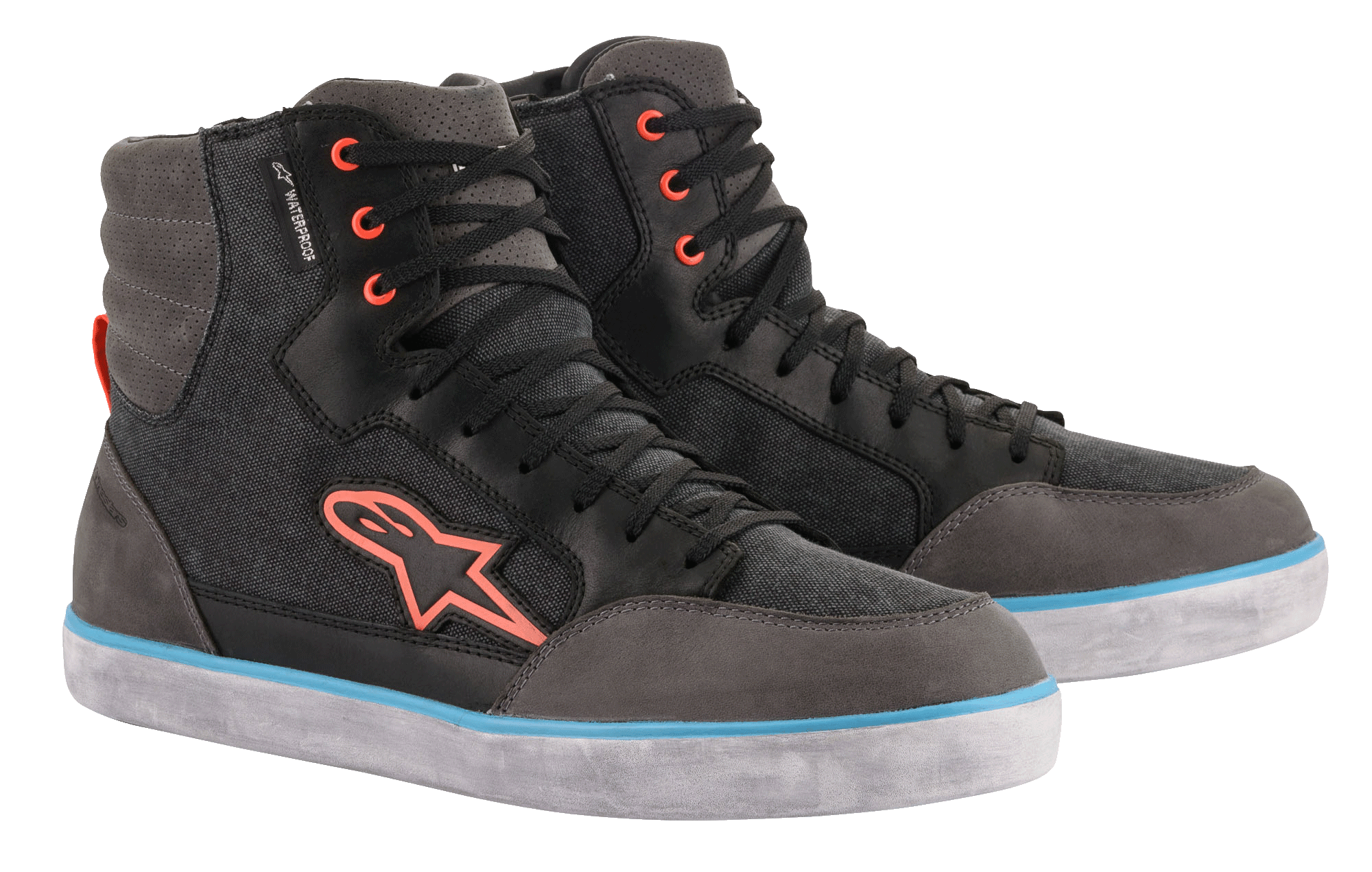 Chaussures de moto Alpinestars J-6 Waterproof Canvas, noir et gris anthracite, design de baskets montantes avec logo et œillets orange, bande bleu clair sur la semelle blanche, chaussures de moto urbaines imperméables