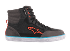 Chaussure de moto Alpinestars J-6 Waterproof Canvas, Noir Anthracite et Bleu Clair, silhouette de basket montante arborant un logo Astars orange, des œillets orange et une bande bleu clair sur une semelle en caoutchouc blanche, chaussure de moto urbaine décontractée