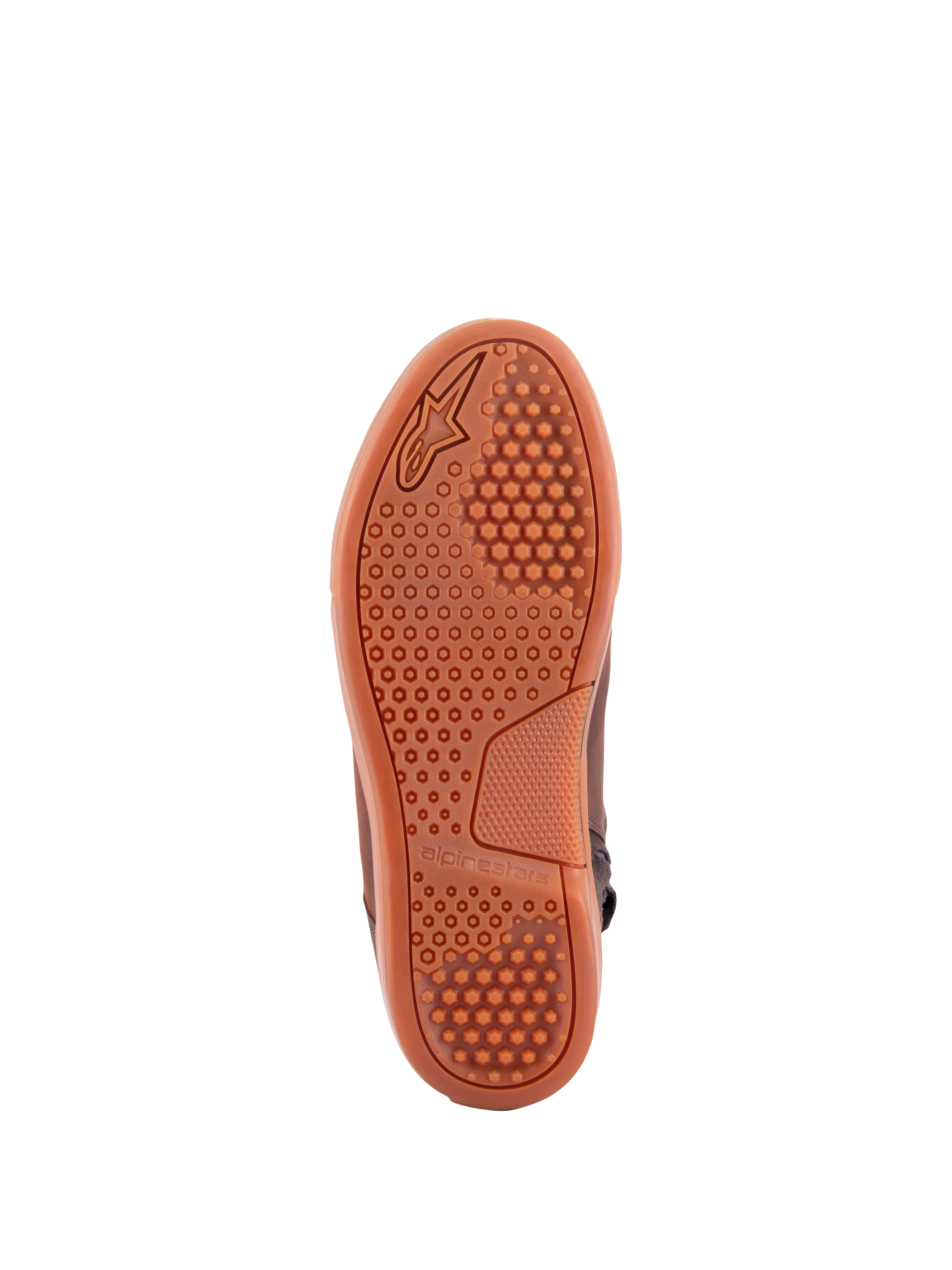 Chaussures Alpinestars Chrome Crafted Drystar®, Brun, vue de dessous montrant la semelle en caoutchouc gomme avec motif d'adhérence hexagonal et logo Alpinestars embossé, chaussures de moto urbaines