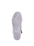 Chaussures Alpinestars Chrome Drystar®, chaussures de moto urbaine, vue de la semelle, semelle en caoutchouc gris clair avec motifs d'adhérence hexagonaux et circulaires, logo et nom de marque Alpinestars embossés.