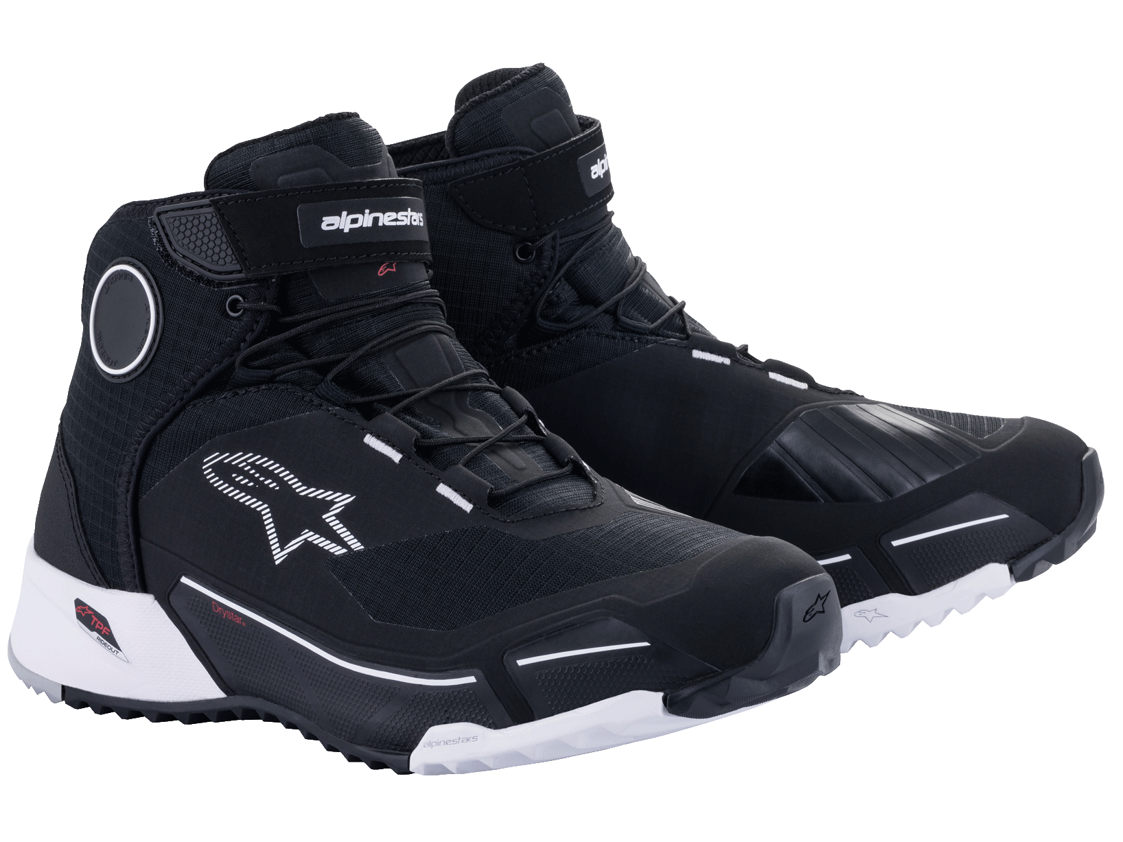 Chaussures de moto Alpinestars CR-X Drystar en noir et blanc, chaussures de moto imperméables de style sportif dotées d'une semelle extérieure blanche, tige en textile noir avec accents de logo blancs et disques de protection aux chevilles.