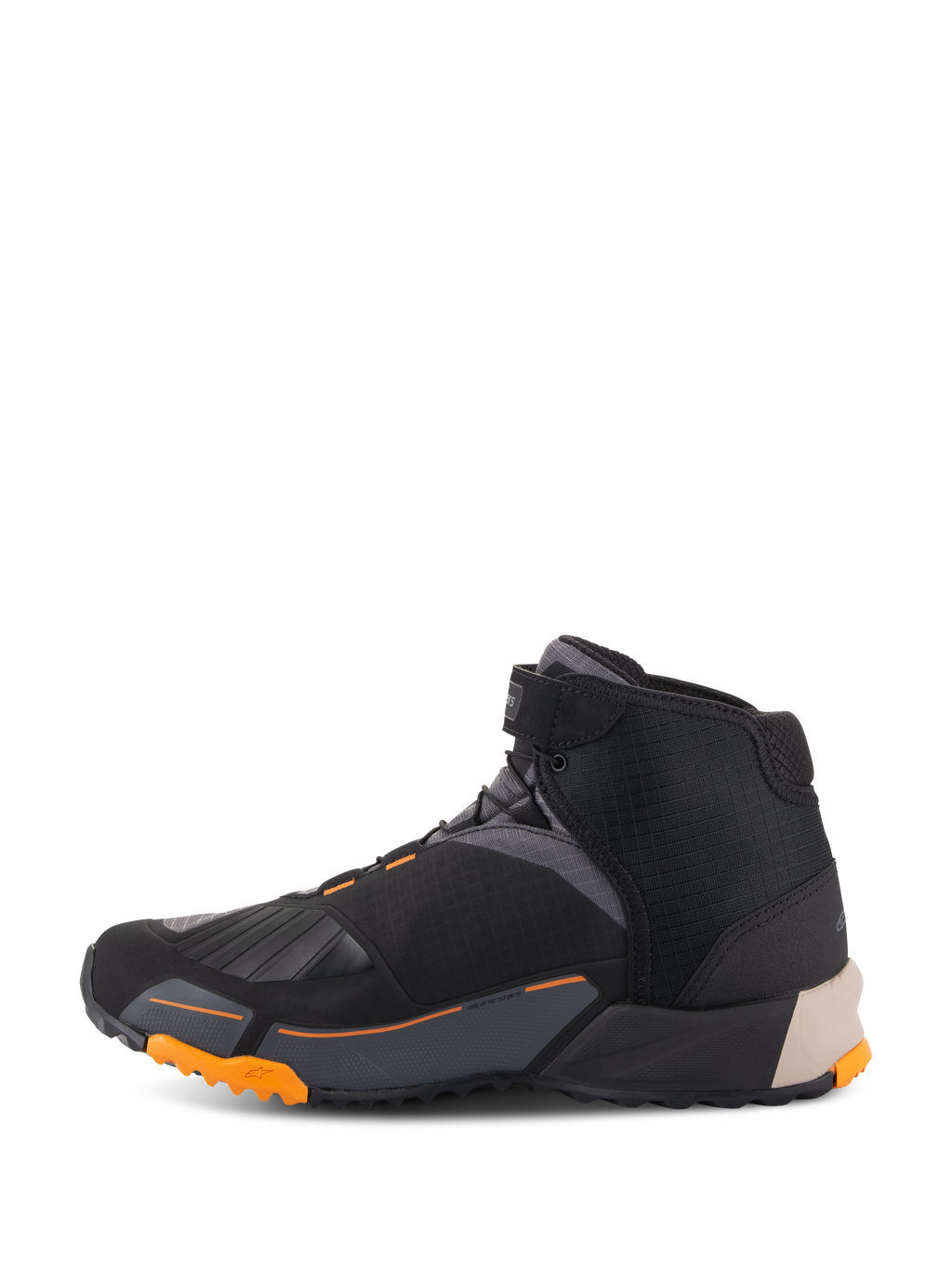 Chaussures de moto Alpinestars CR-X Drystar®, noir, marron clair et orange, vue de profil, design inspiré des chaussures de course avec une semelle orange robuste, chaussures imperméables et respirantes pour la conduite urbaine et sur route.