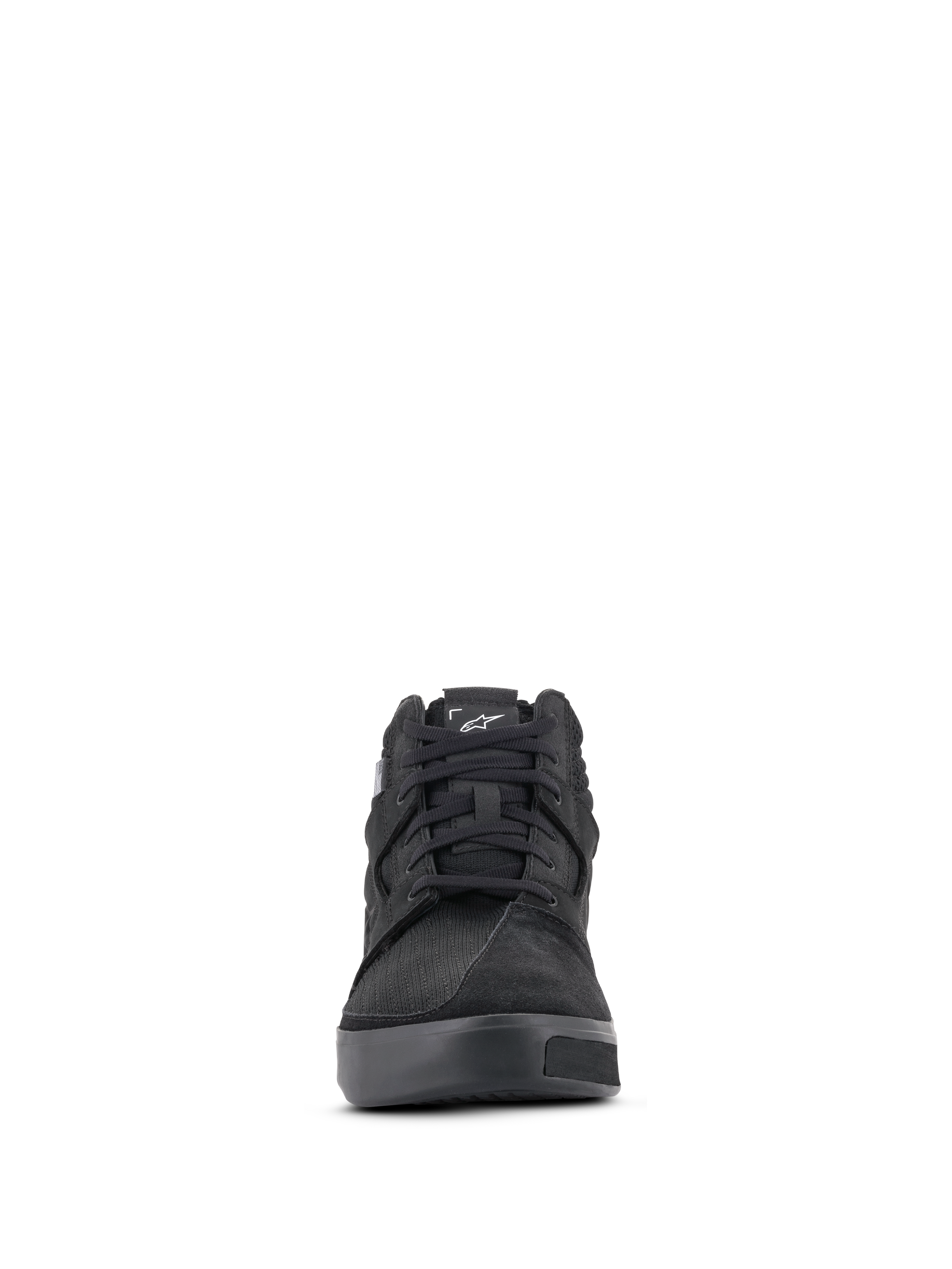 Chaussures de moto Alpinestars Primer, noir, vue de face de chaussures de moto urbaines décontractées avec une tige en daim et textile, des lacets noirs et un logo Astar blanc sur la languette.