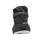 Chaussures Alpinestars Speedflight Street, Noir Gun Metal, vue de face avec tige en maille, sangle de cheville auto-agrippante avec marquage MO.ST.EQ. et logos étoiles, chaussures de moto urbaines contemporaines