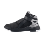 Chaussures Alpinestars Speedflight, chaussures de moto urbaines, Noir et Gun Metal, vue de profil avec tige en maille, renforts en TPU et fermeture par sangle latérale, design sportif inspiré des baskets