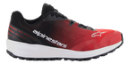 Chaussures Alpinestars Meta Road V2, chaussures sportswear, rouge, noir et blanc, vue de profil avec tige en mesh respirant, semelle intermédiaire blanche, semelle extérieure noire et logo Alpinestars sur le côté