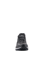 Chaussures Alpinestars Meta XR V2, chaussures de sport décontractées, noir, blanc et gris foncé, vue de face montrant la tige en maille technique, lacets à motifs, logo Alpinestars blanc sur le bout et semelle extérieure robuste conçue pour la traction et le confort
