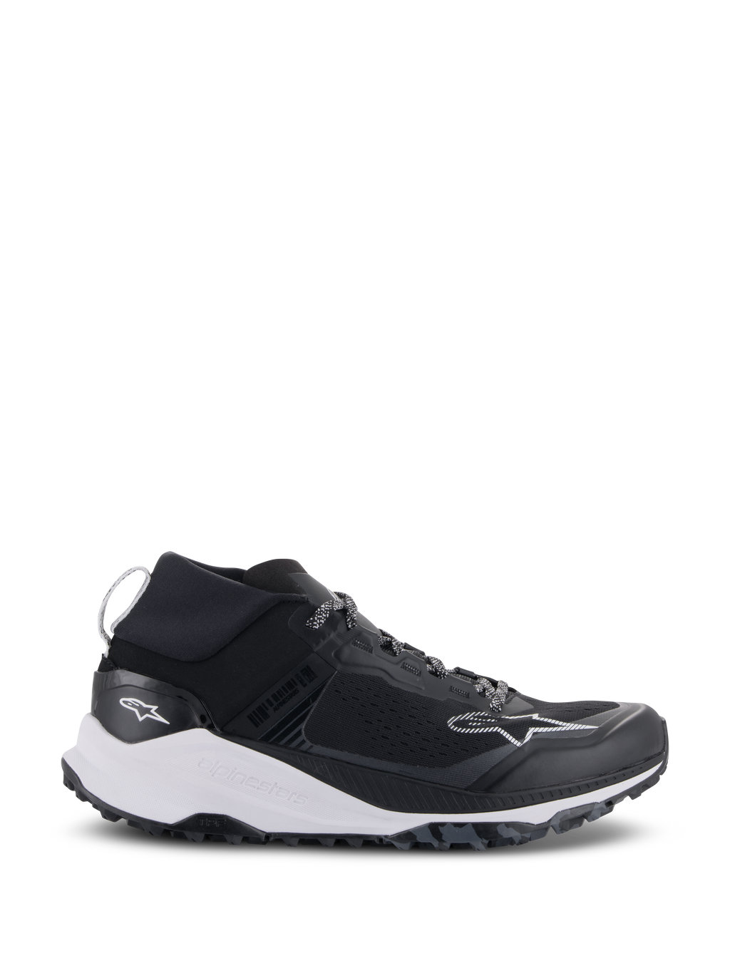 Chaussures Alpinestars Meta XR V2, chaussures sportswear, noir et blanc, tige en maille technique avec semelle intermédiaire blanche épaisse et semelle extérieure gris foncé robuste, design sport-décontracté avec col élastique et marquage Alpinestars