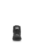 Chaussures Alpinestars SP V2, chaussures de course automobile, noir, vue de face avec tige en daim de première qualité, système de laçage asymétrique, logo Alpinestars blanc sur le bout, chaussures professionnelles de sport automobile