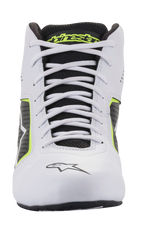Alpinestars Tech-1 K Start V2 Shoes, chaussures de karting, blanc, noir et jaune fluo, vue de face avec lacets blancs, languette en mesh noir avec logo jaune, et construction en microfibre blanche avec panneaux latéraux perforés.