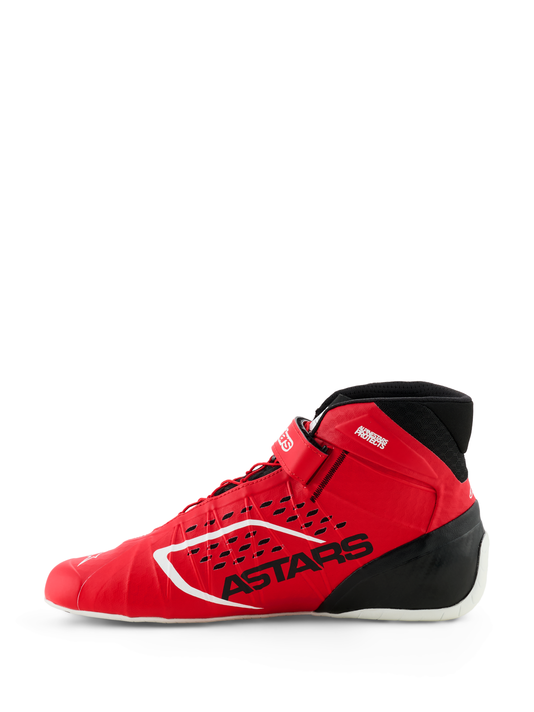 Chaussures Alpinestars Tech-1 KX V3, chaussures de karting FIA, rouge et noir, vue de profil, dotées d'une construction thermo-soudée sans couture, de perforations découpées au laser, du marquage ASTARS noir et d'un design de course léger.