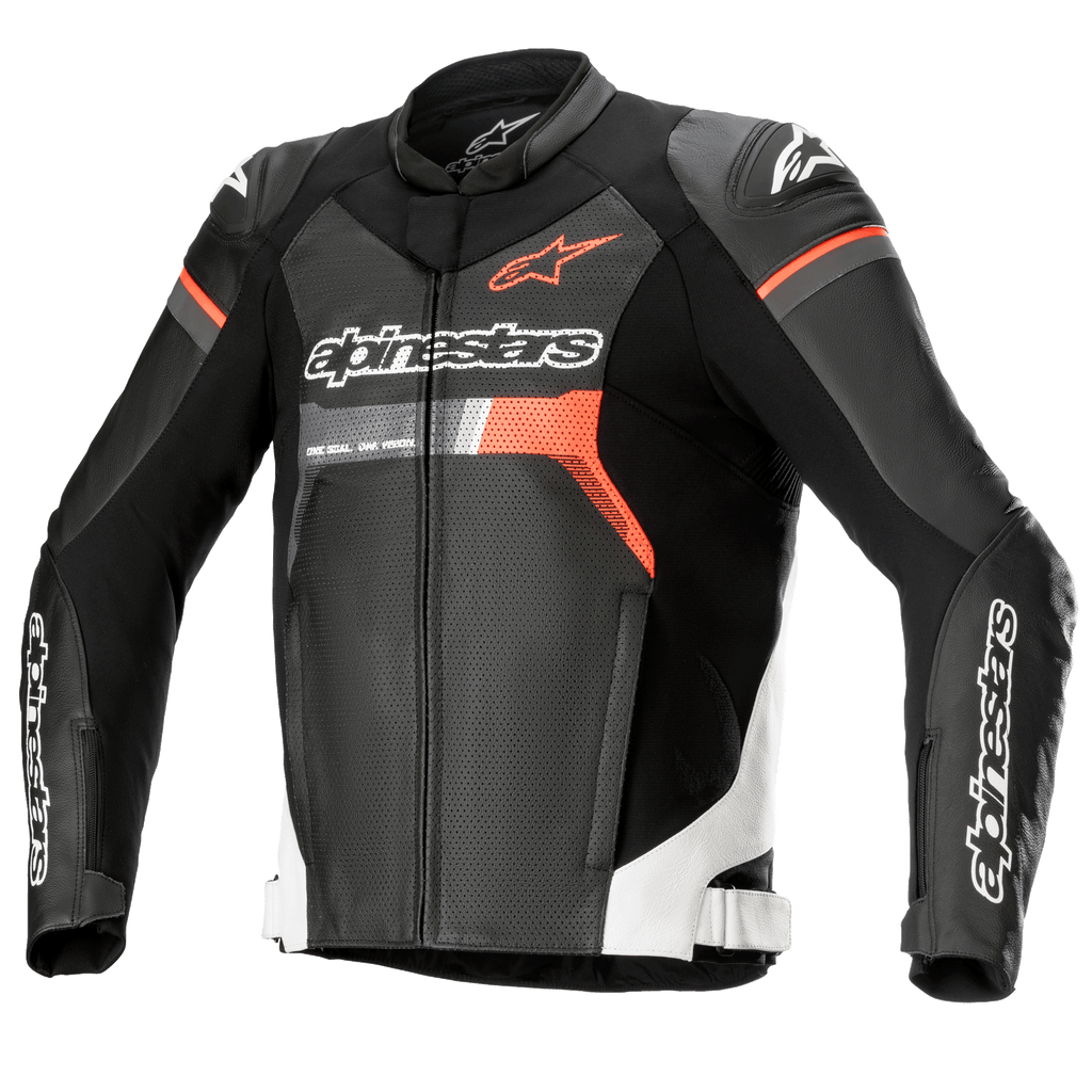 Blouson en cuir Alpinestars GP Force Airflow, noir avec accents blancs et rouge fluo, veste de moto de course en cuir perforé, doté de protections d'épaules DFS Lite, logos Alpinestars sur la poitrine et les manches, design sportif ventilé