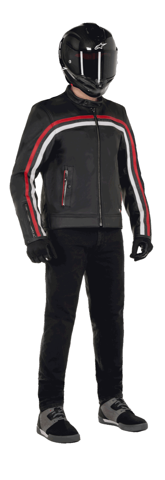 Blouson en cuir Alpinestars Dyno, veste de moto, noir avec des rayures Rouge Rubis et Écru, porté avec un casque en fibre de carbone noir et un pantalon noir, doté d'un design d'inspiration héritage en cuir de première qualité et d'une coupe régulière